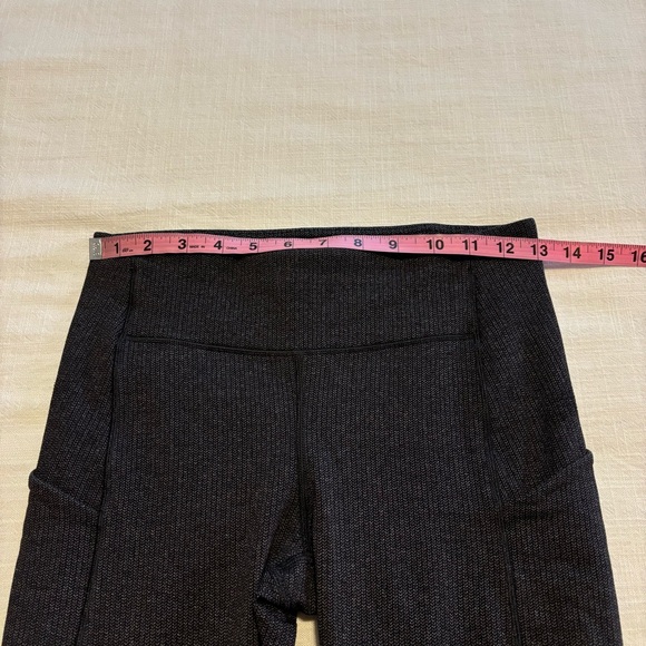 Lululemon Speed Up Tight *28” SIZE 6 - Picture 14 of 16